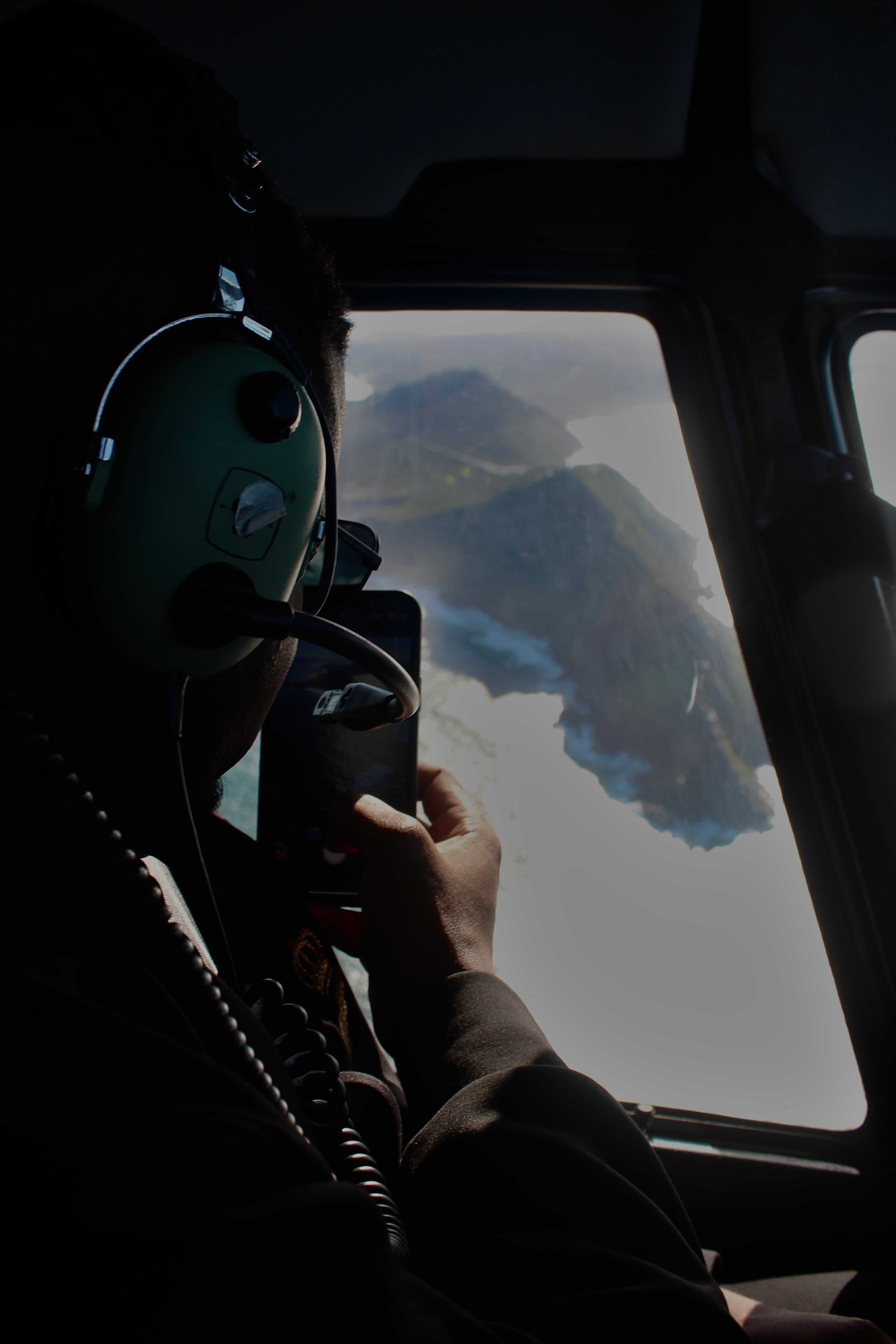 Helicopter experience over Cape Town coastline and Table Mountain